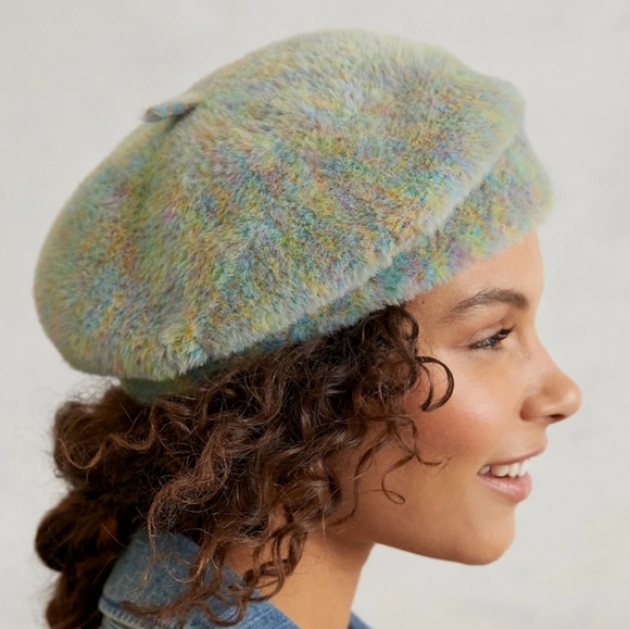 Anthropologie Accessories - Anthropologie Claire Fuzzy Beret